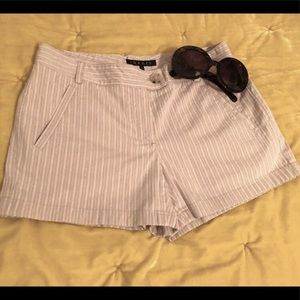 Theory shorts beige stripes size 2
